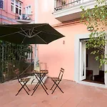 Largo Vasto A Chiaia 82