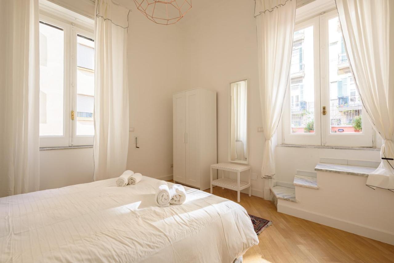 Largo Vasto A Chiaia 82 Appartement Naples